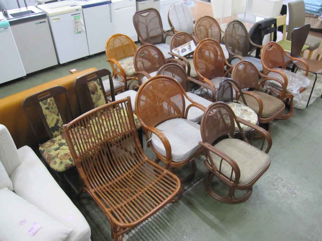 夏にも冬にもおススメ！籐(ラタン)椅子 | 岡山最大規模のリサイクル